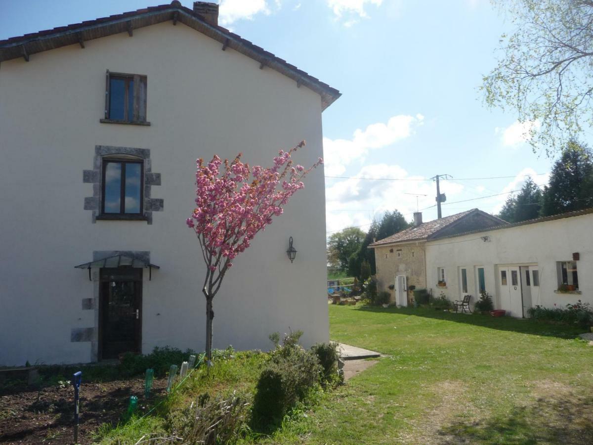 Le Vieux Couvent Villa Deviat Dış mekan fotoğraf